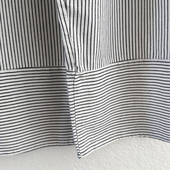 Kirious Black White Striped Wide-Leg Cropped Pants - Picture 3 of 6